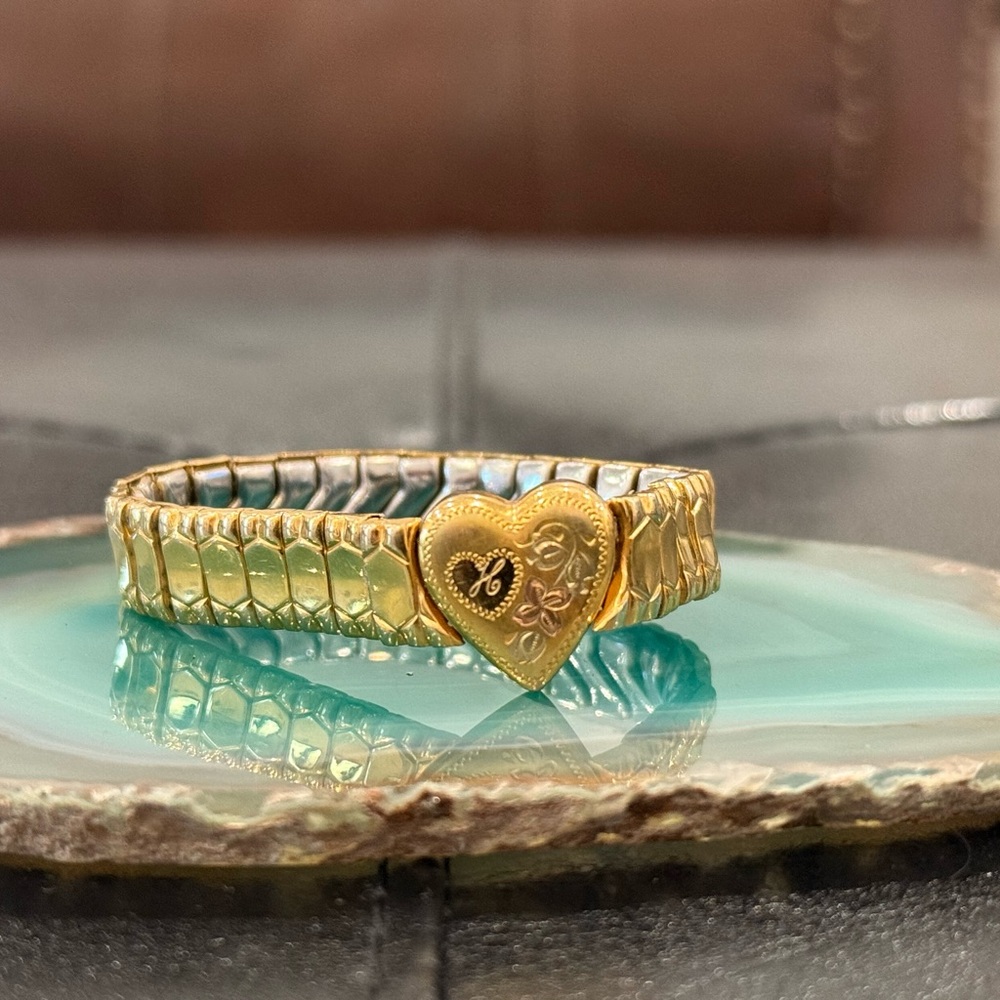 Gold sweetheart expansion Bracelet with Floral Design - Picture 6 of 7